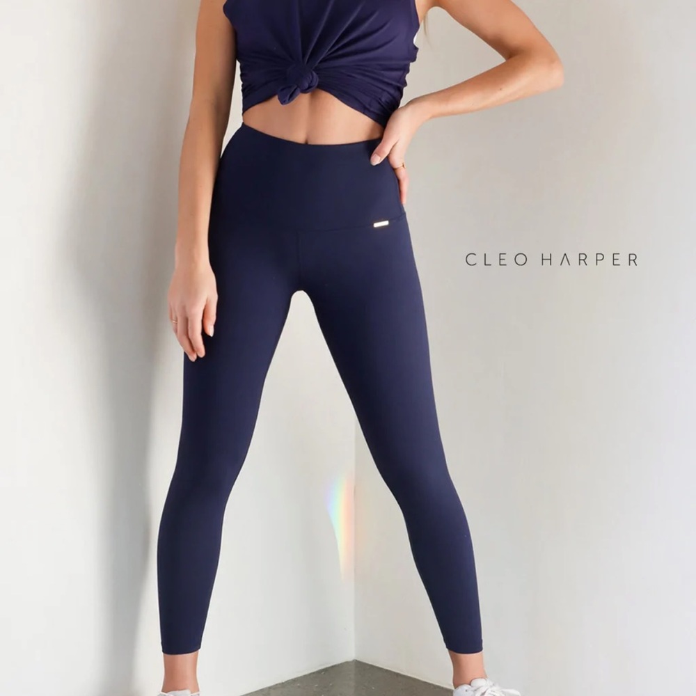 Cleo harper Reign 2.0 leggings in Navy Color - size M